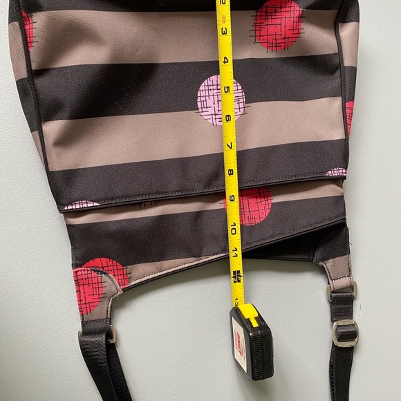 Vera Bradley crossbody bag. Great for travel! - Picture 11 of 13